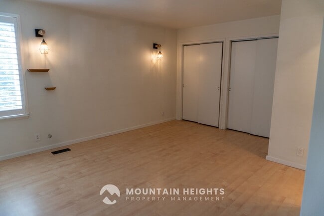 Building Photo - 3516 Summer Oaks Cir