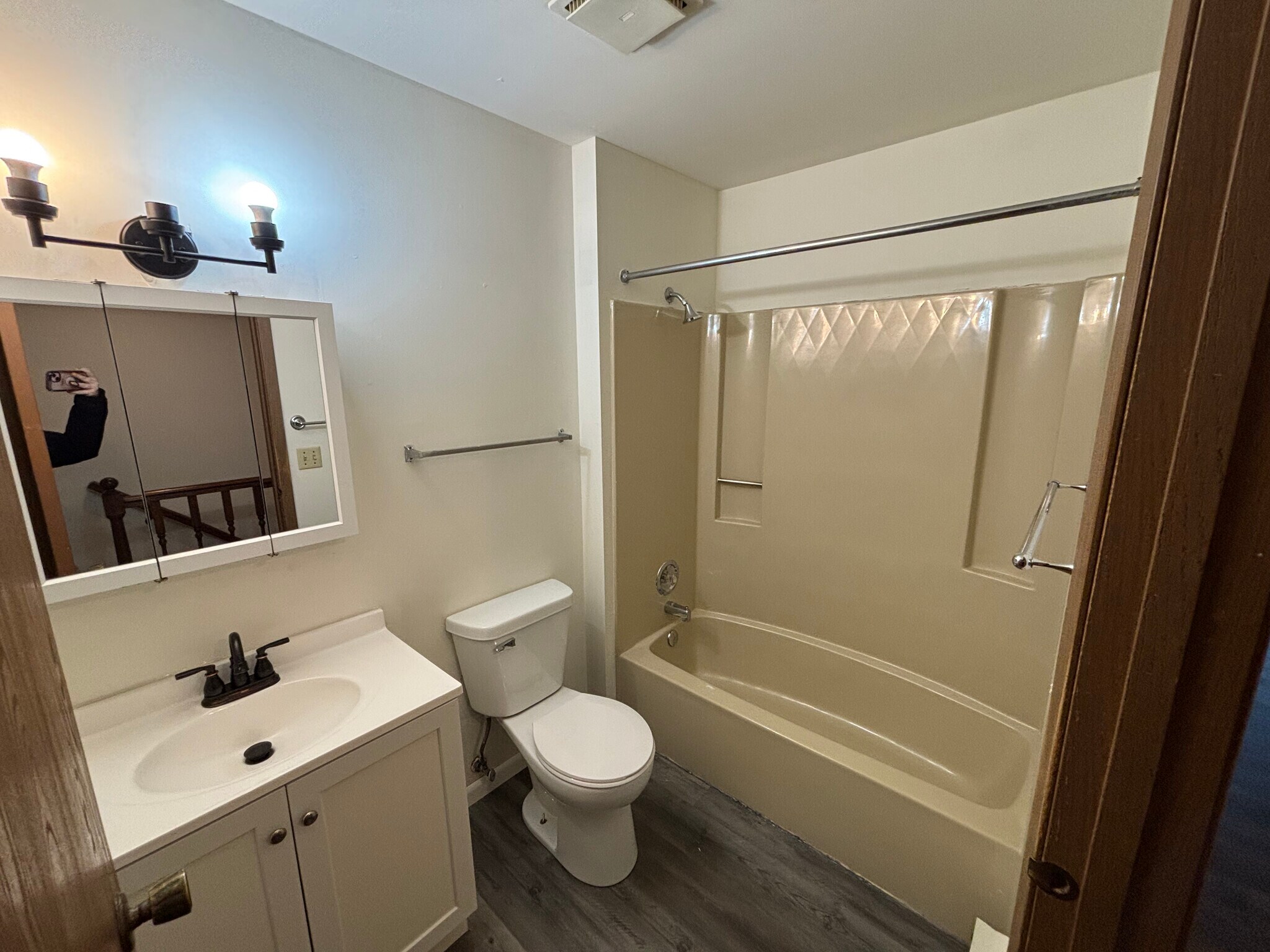 Building Photo - 934 12th Ave S