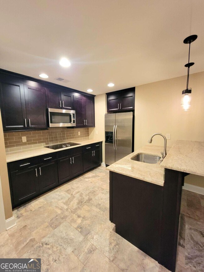 Building Photo - 4937 Village Terrace Dr