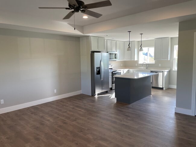 Building Photo - 3399 W 32nd St