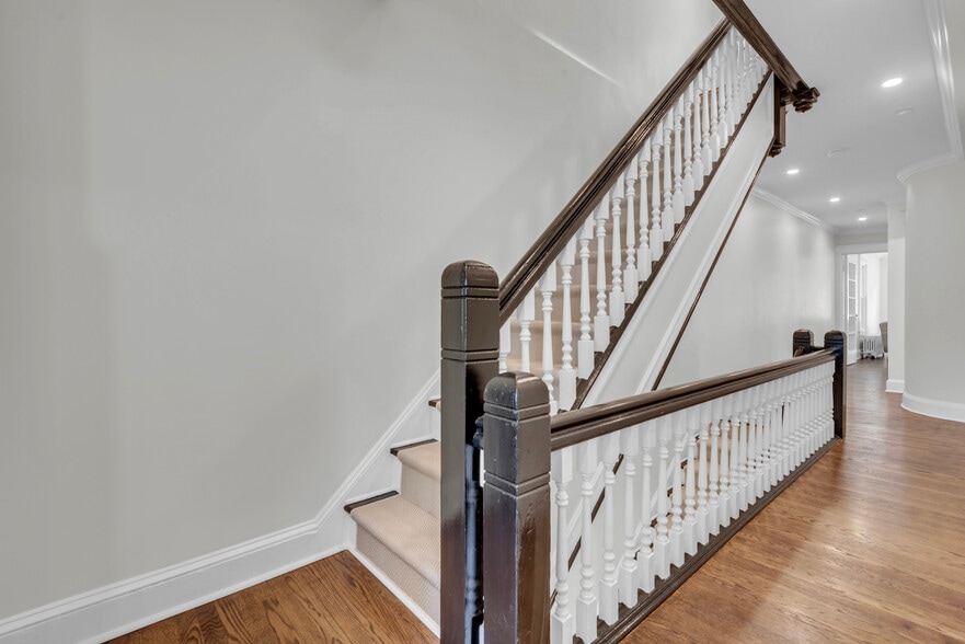 Building Photo - 3 Murray Ave