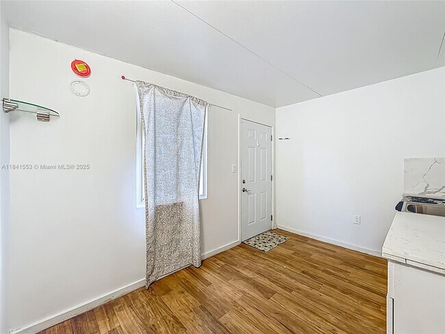 Building Photo - 1110 N 58th Ave