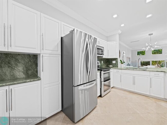 Building Photo - 1705 E Las Olas Blvd