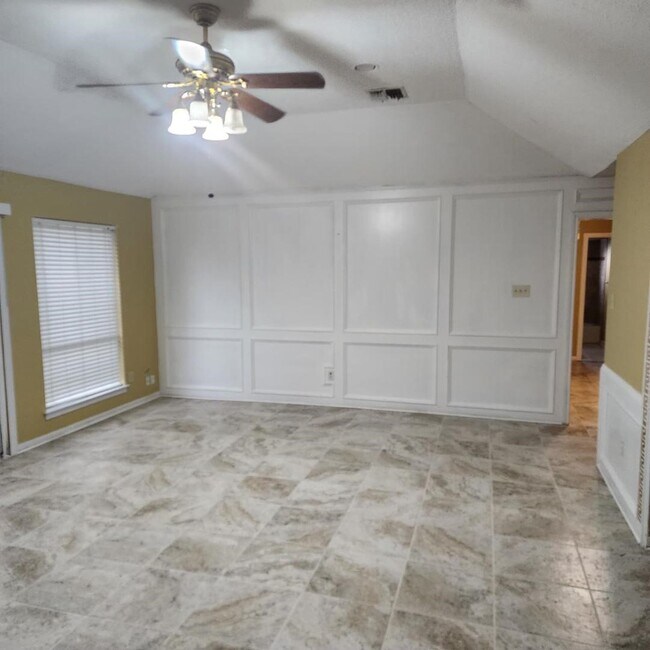 Building Photo - 15111 Paso Real Dr