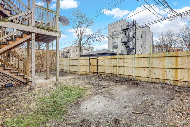 Building Photo - 6362 S Greenwood Ave