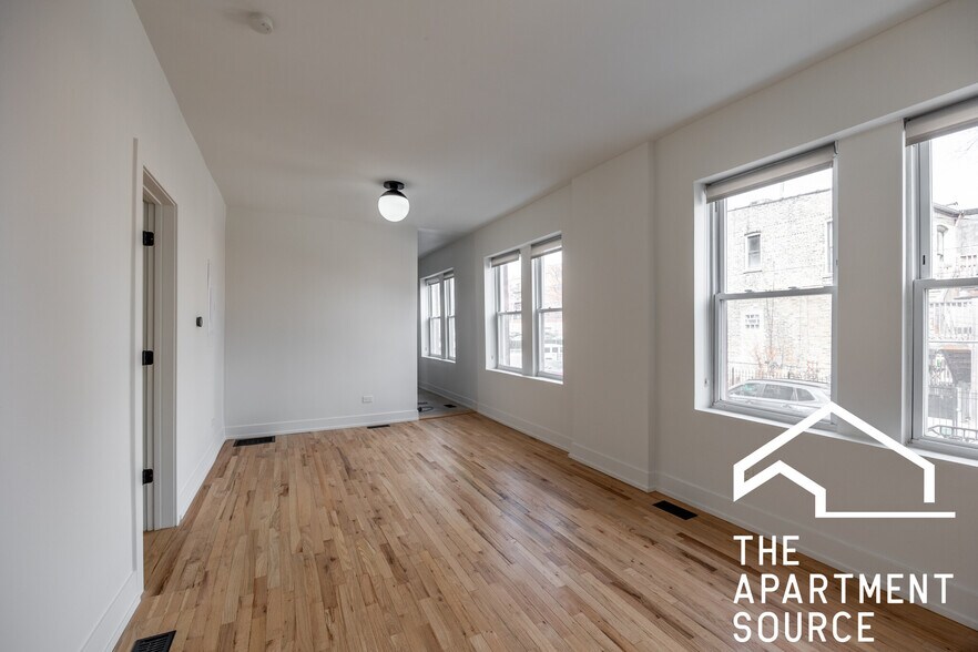 Building Photo - 3051 W Medill Ave