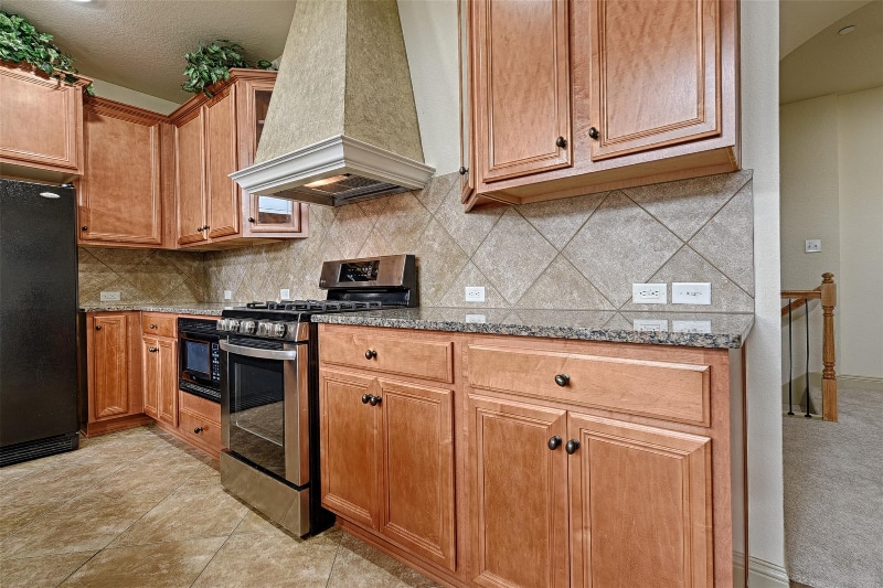 Building Photo - 1605 Brook Glen Dr