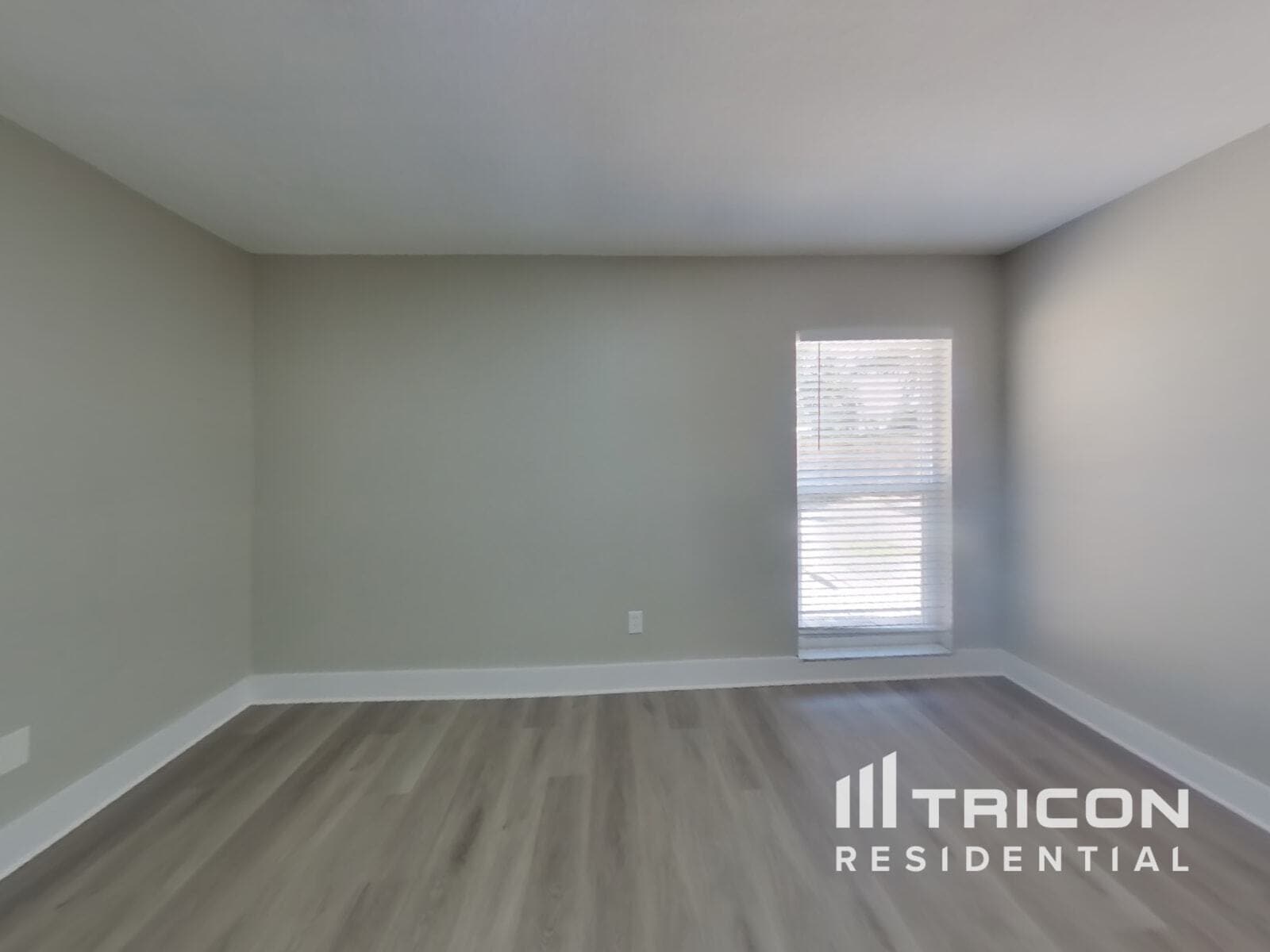 Building Photo - 6825 Mitchell Cir