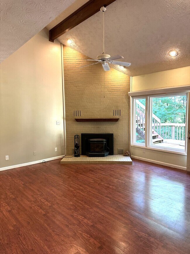 Building Photo - 418 Summit View Rd