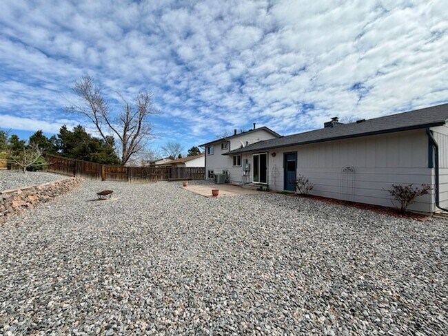 Building Photo - Acres Green Beauty