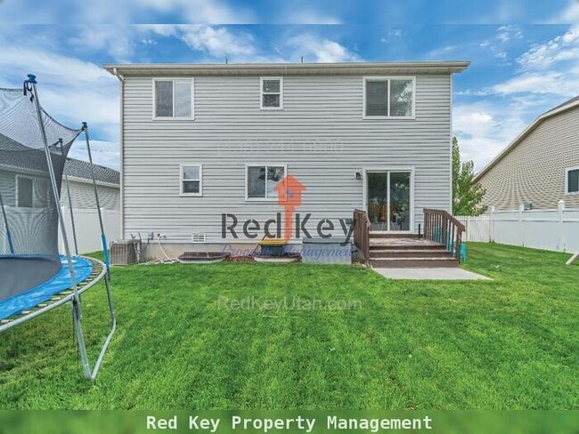Building Photo - Geneva Way Single Family Home