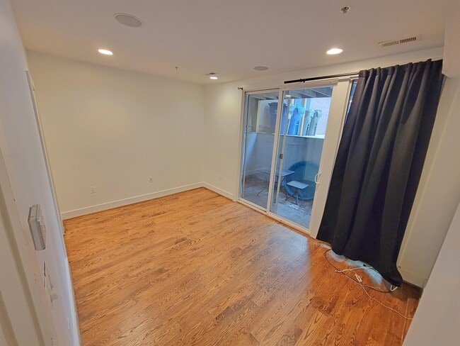 Building Photo - 1447 Girard St NW