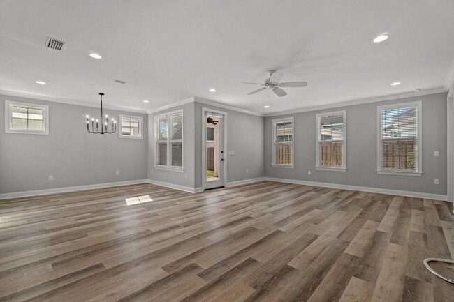 Building Photo - 76 Conifer Ct