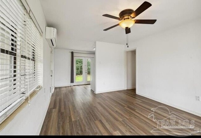 Building Photo - 5519 Mayfair Dr