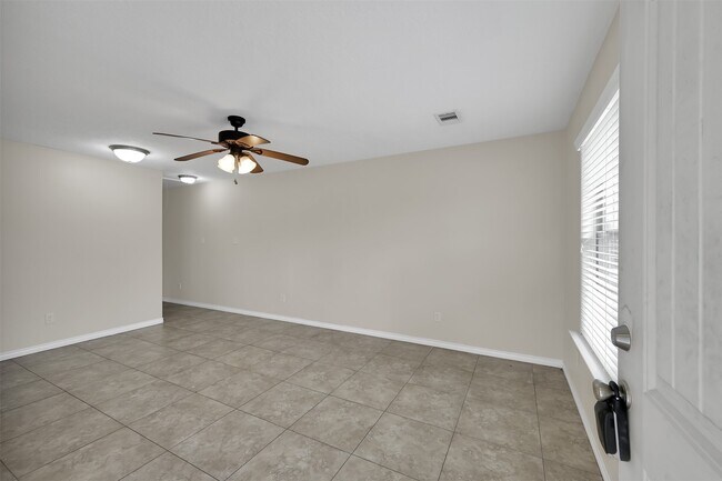 Building Photo - 163 S Bend Ct