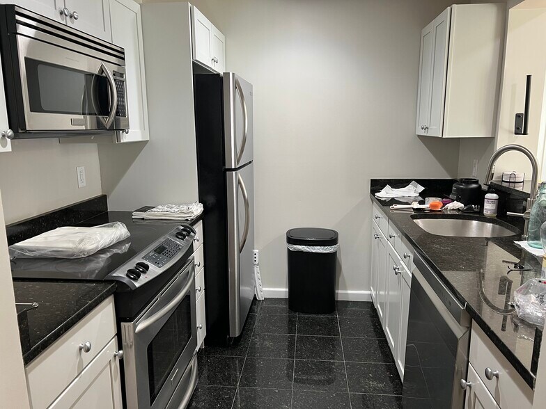 Building Photo - 1661 Washington St