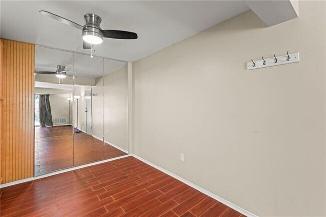 Building Photo - 4073 Sanlin Dr