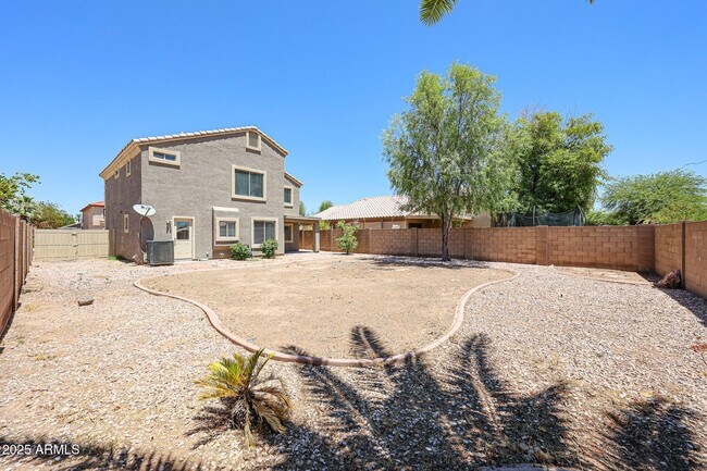 Building Photo - 7315 W Fleetwood Ln