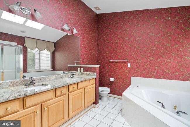 Building Photo - 13280 Maple Creek Ln