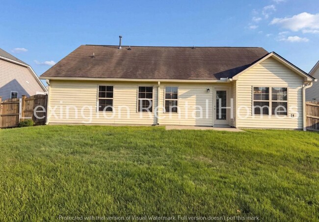 Building Photo - 152 Castlefield Dr