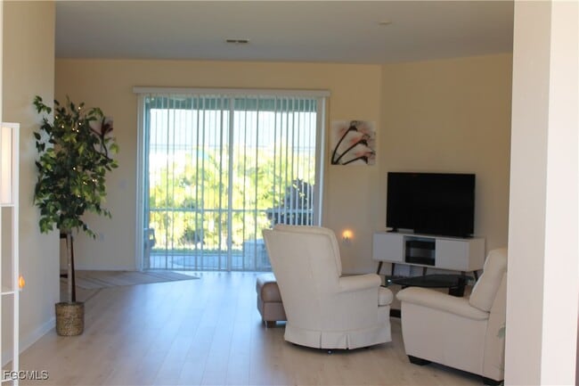 Building Photo - 2425 Embers Pkwy W