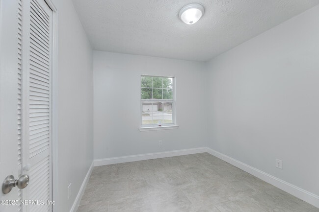 Building Photo - 7869 Jolliet Dr