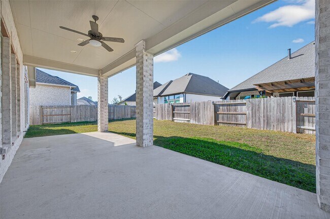 Building Photo - 15330 Legacy Pk Wy