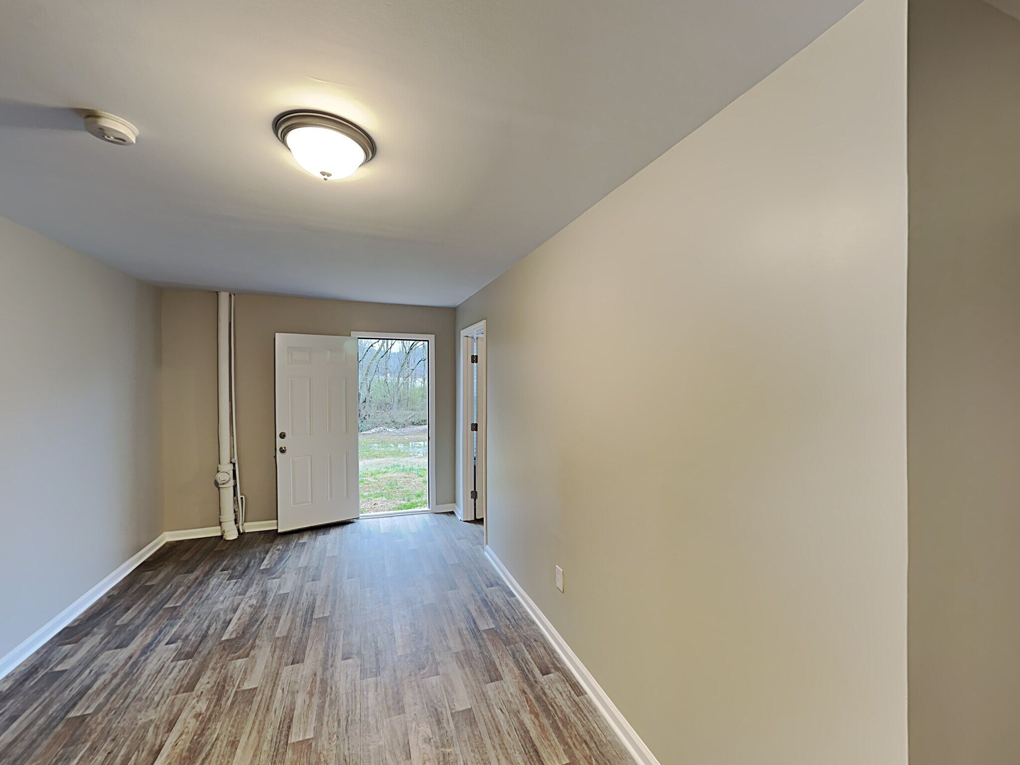 Building Photo - 401 Brookside Dr