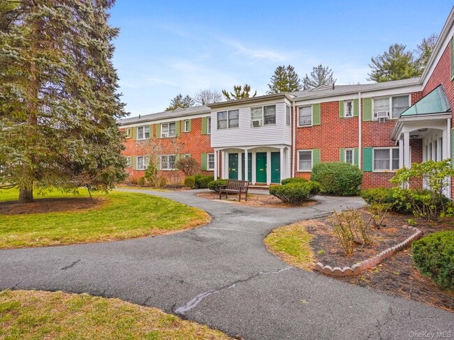 Building Photo - 600 Bedford Rd