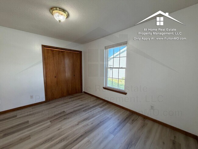 Building Photo - 1117-1119 Ashton Circle East