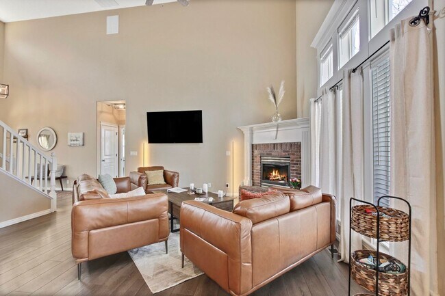 Building Photo - Fully Furnished 5 Bedroom Home in Eagle Id...