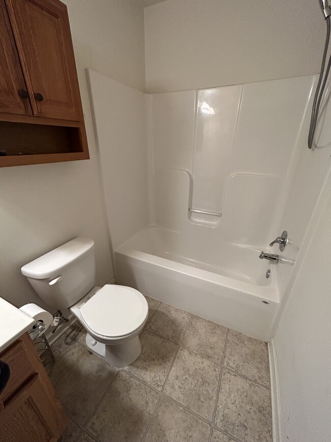 2nd full bathroom - 70 Fast View Dr