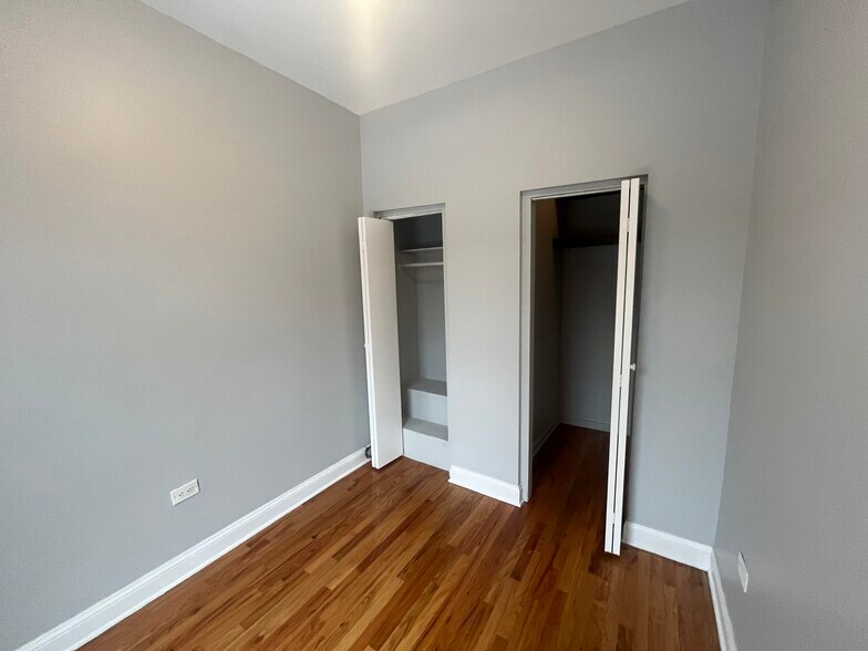 Room 2 - 6444 S Dorchester Ave