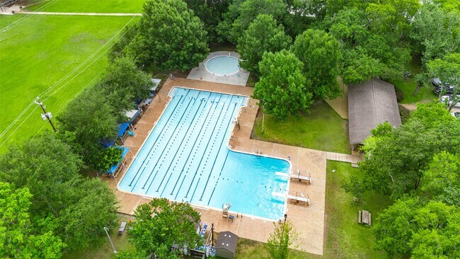 Building Photo - 4831 Stillbrooke Dr