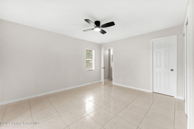 Building Photo - 158 Empress Ave