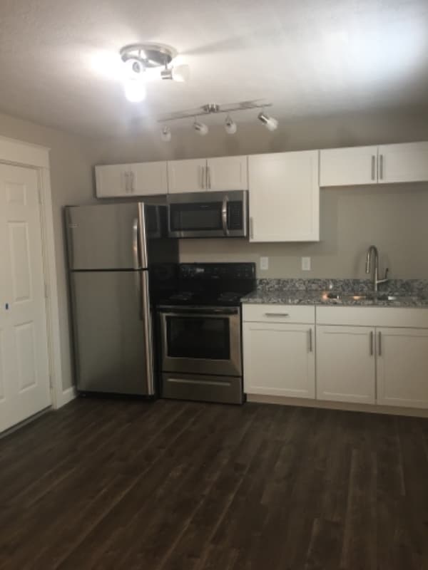 Building Photo - 320 E Main St