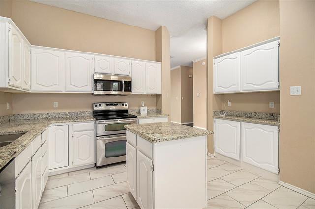 Building Photo - 2224 Heatherton Pl