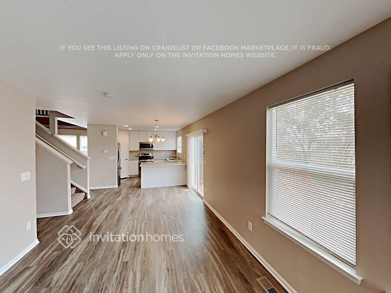 Building Photo - 240 Bonanza Dr