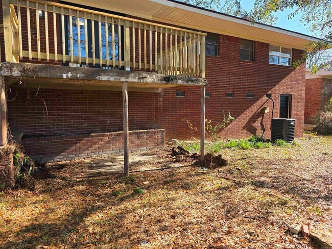 Building Photo - 15 Cliffwood Cir