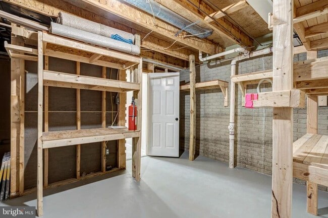 Building Photo - 8482 Springfield Oaks Dr