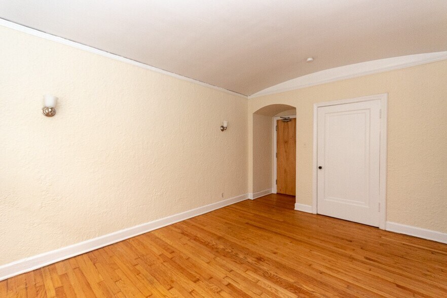 Building Photo - 532 W Arlington Pl