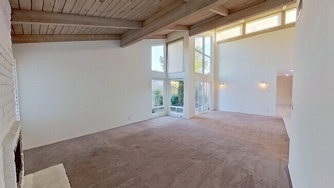 Building Photo - 5022 Hemlock