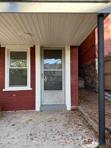 Building Photo - 314 E Dewart St