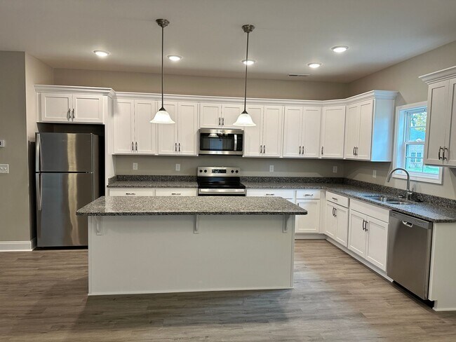 Building Photo - 2766 Cedrus Ave