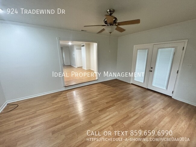 Building Photo - 924 Tradewind Dr