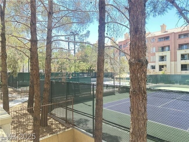 Building Photo - 270 E Flamingo Rd