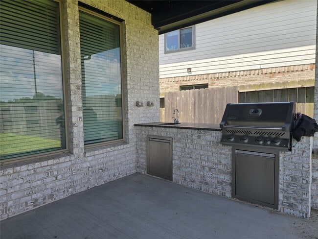 Building Photo - 8711 Fox Trail Dr