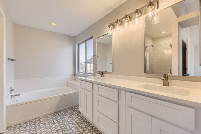 Building Photo - 4 bedroom, 2 1/2 bath home with attached 2...