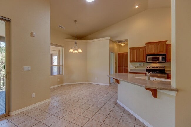 Building Photo - Yavapai Hills with 3 Car Garage