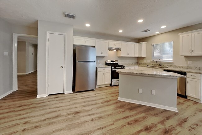 Building Photo - 4935 Pecan Grove Dr